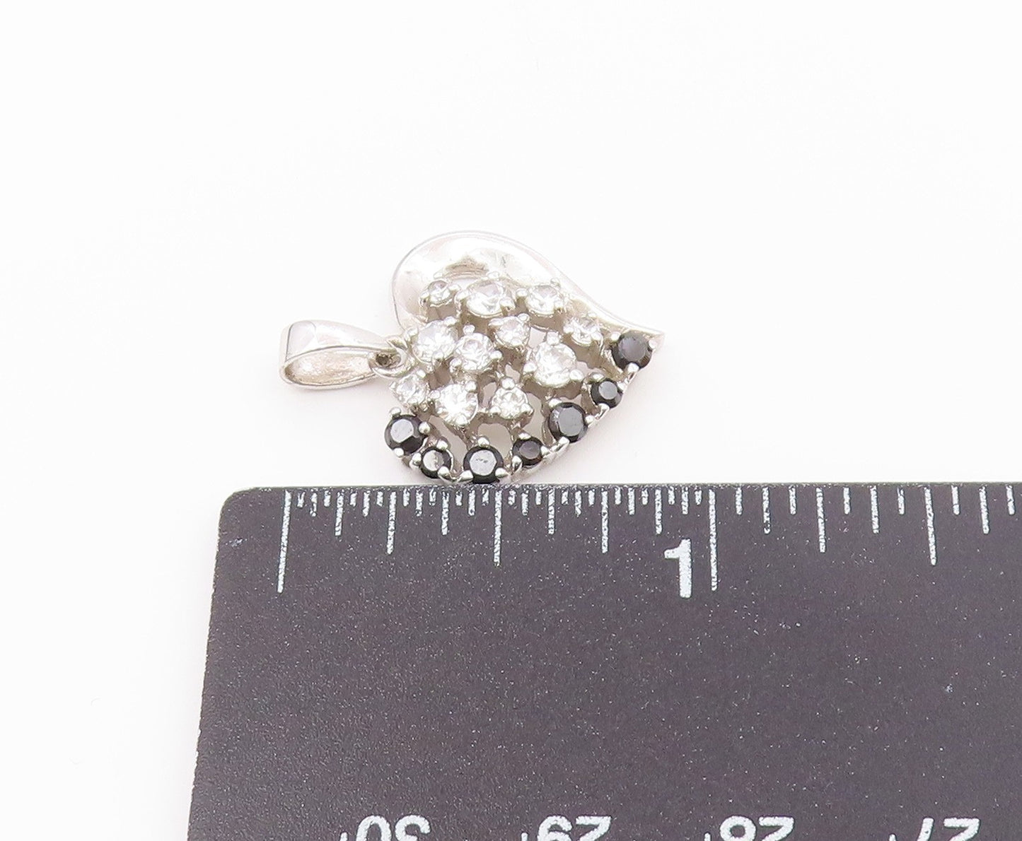 925 Sterling Silver   Vintage Topaz & Black Spinel Love Heart Pendant  PT18267