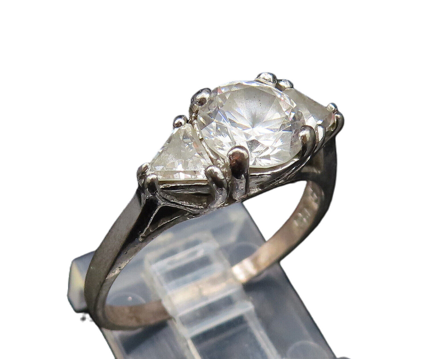 925 Sterling Silver  Vintage Three Stone Cubic Zirconia Ring Sz 8.5  RG25450