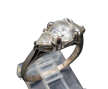 925 Sterling Silver  Vintage Three Stone Cubic Zirconia Ring Sz 8.5  RG25450