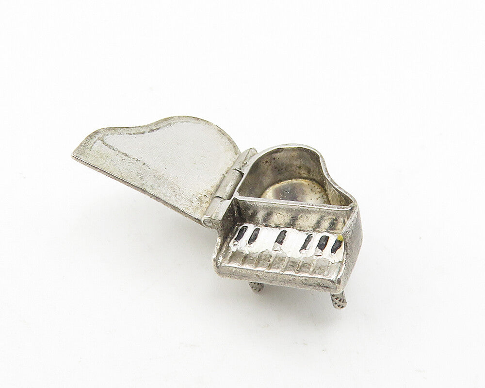 925 Sterling Silver  Vintage Petite Grand Piano Motif Pendant (OPENS)  PT9237