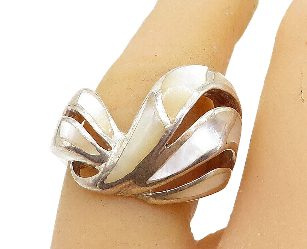 925 Sterling Silver  Mother Of Pearl Split Design Band Ring Sz 6.5  RG7925