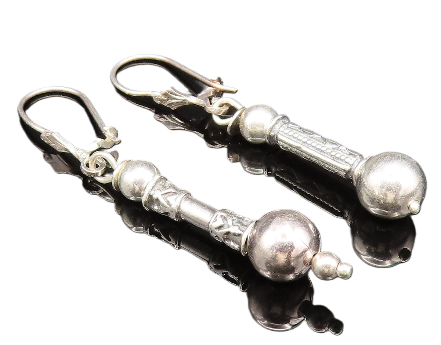 925 Sterling Silver  Vintage Love Heart Pole & Bead Ball Earrings  EG11861