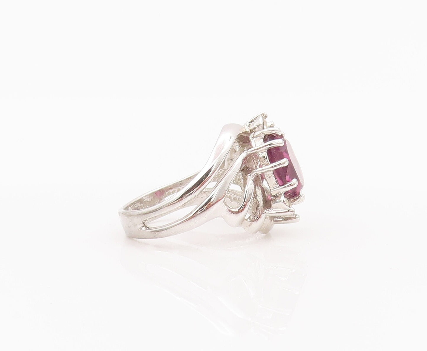 925 Sterling Silver Vintage Ring Cutout Shank Oval Amethyst & CZ  Sz 6  RG28109