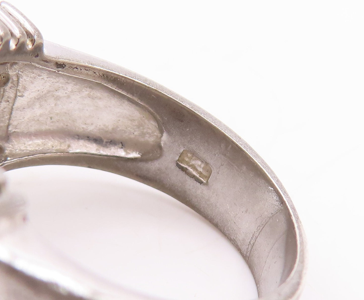 925 Sterling Silver Vintage Ring Broad Band Round CZ Inlay  Sz 7  RG29113
