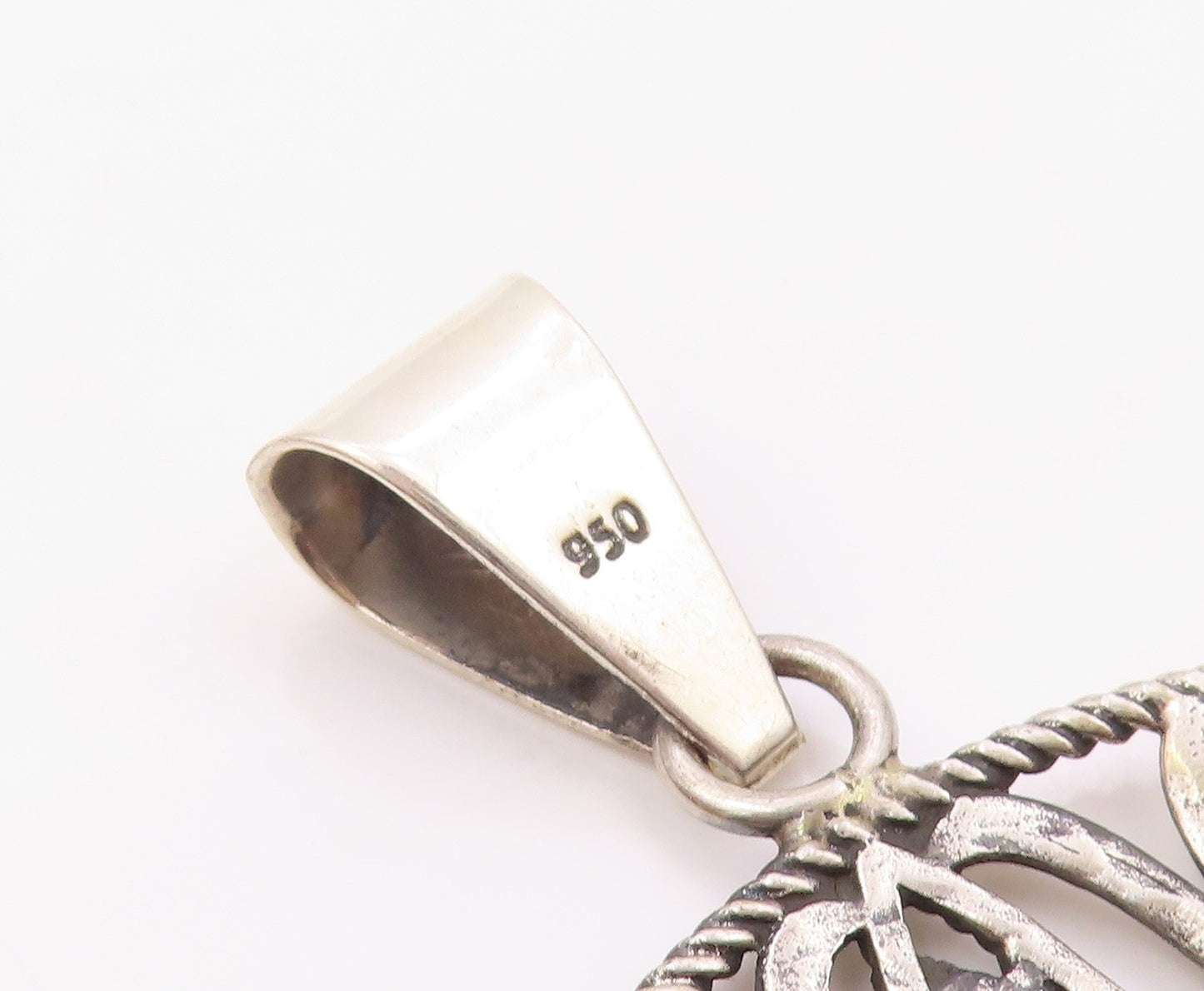 925 Sterling Silver  Vintage Shiny Open Floral Twist Round Pendant  PT10615