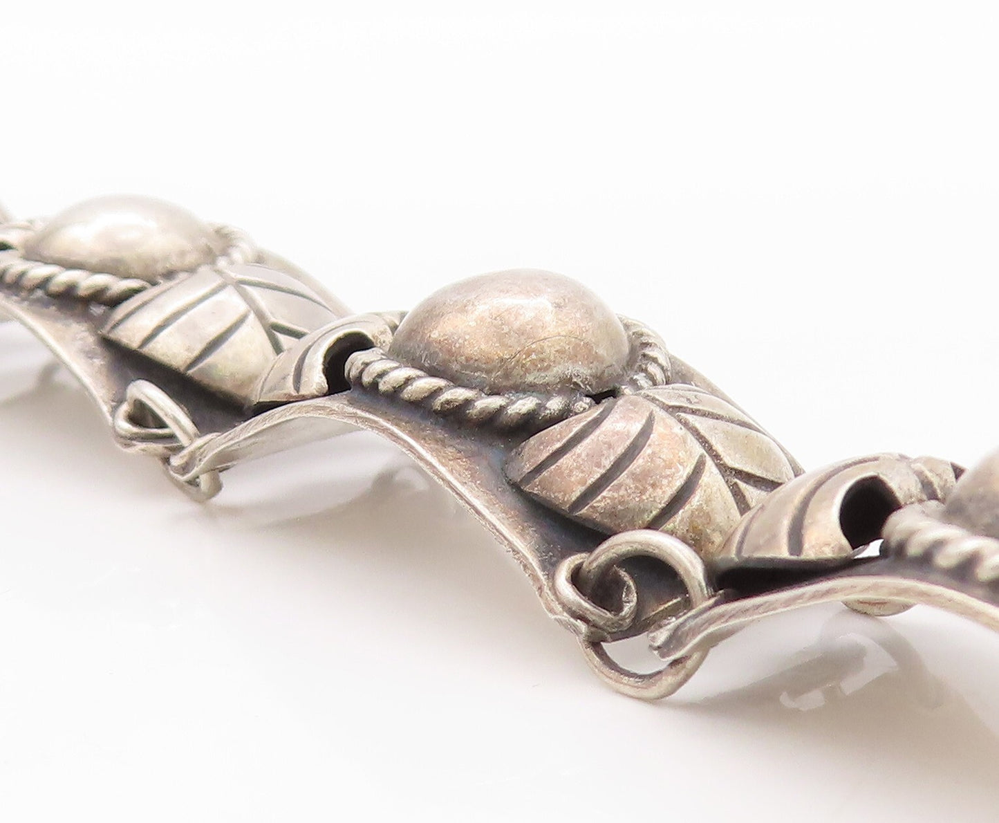 925 Sterling Silver Vintage Bracelet TAXCO Antique Floral Design Carved  BT10821