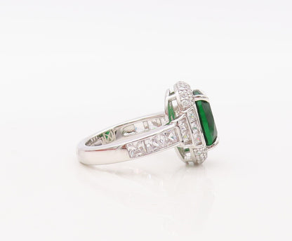 925 Sterling Silver Vintage Ring Oval Cut Green Halo White CZ Inlay Sz 7 RG30641