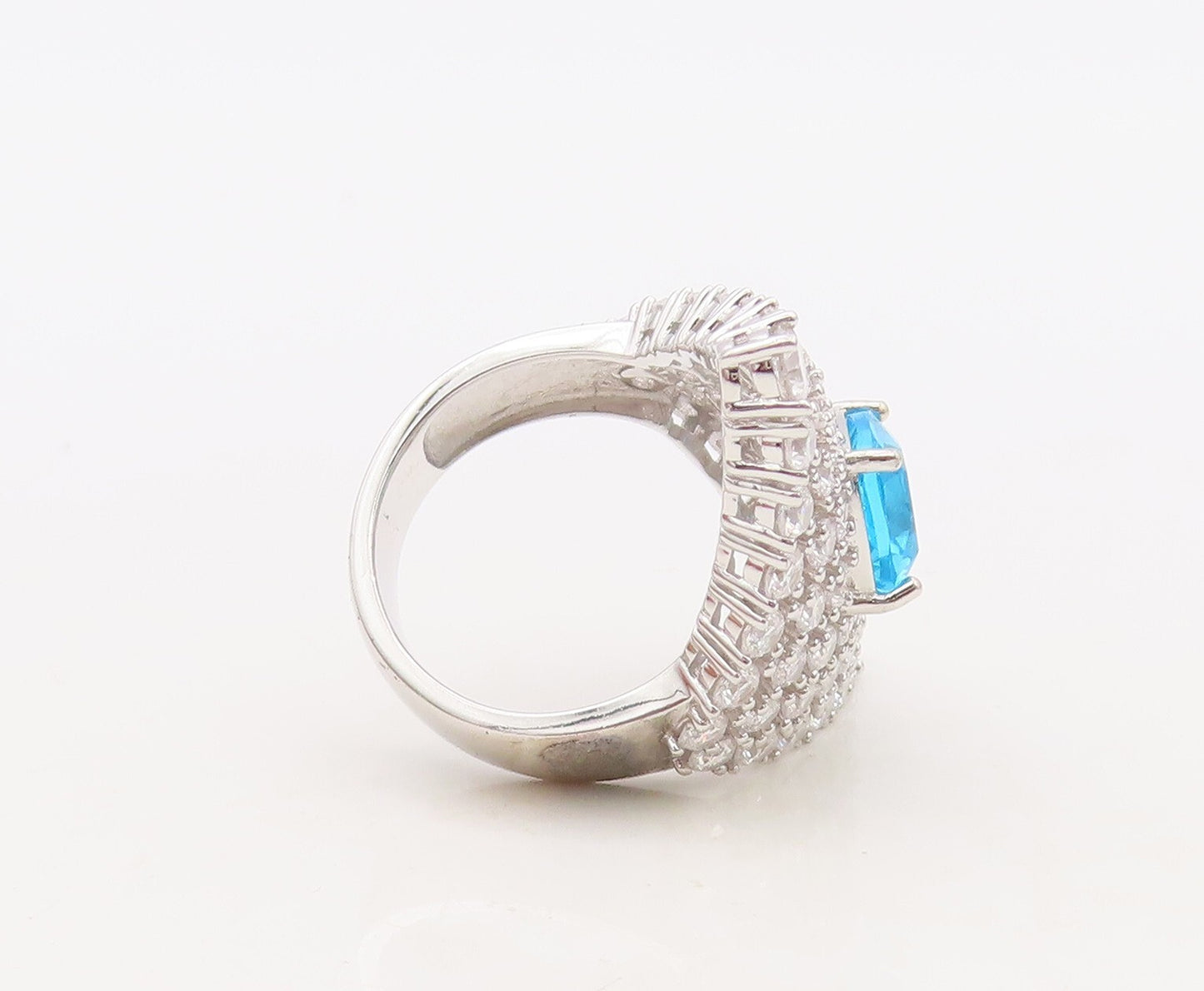 925 Sterling Silver Vintage Ring Designer Large Blue & White CZ  Sz 7 RG30505