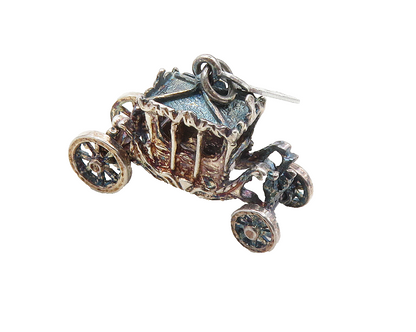 925 Sterling Silver  Vintage Dark Tone Old Fashioned Carriage Pendant  PT7895
