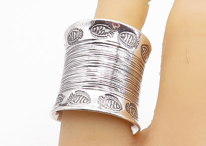 925 Sterling Silver  Etched Fish Pattern Concave Band Ring Sz 9.5  RG8543