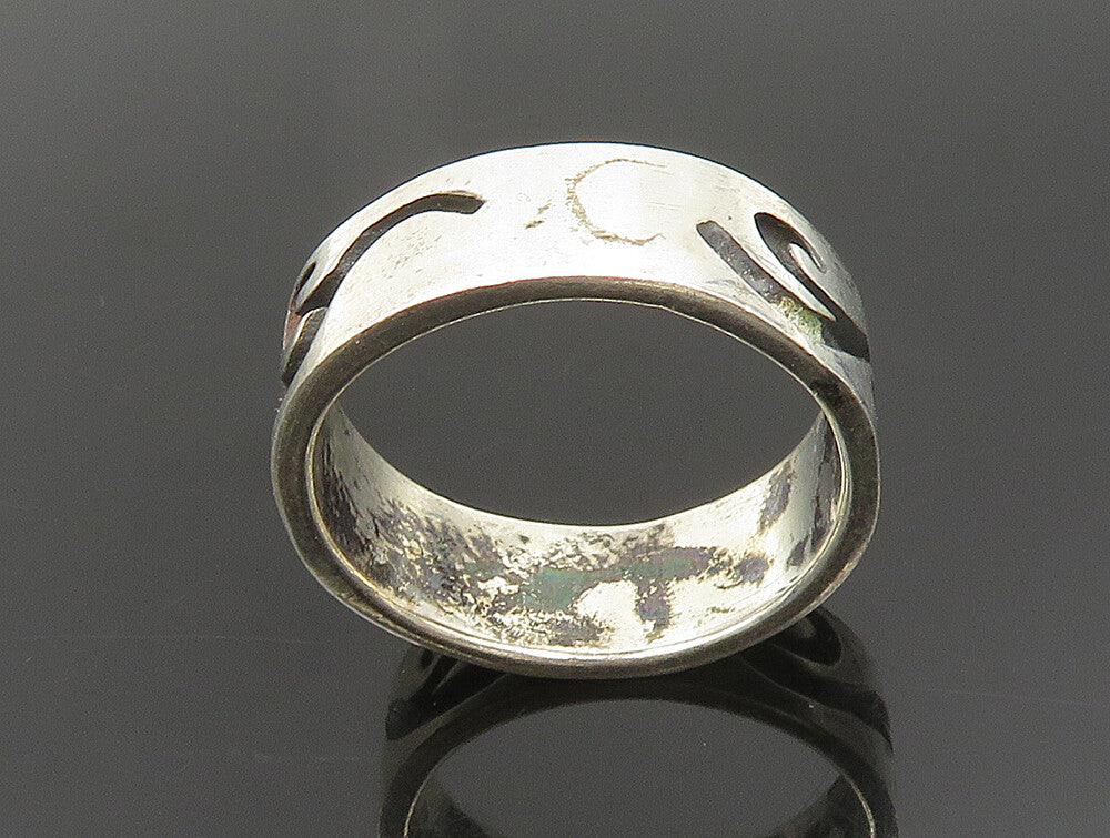 925 Sterling Silver  Vintage Engraved Wave Swirl Band Ring Sz 7.5  RG24412