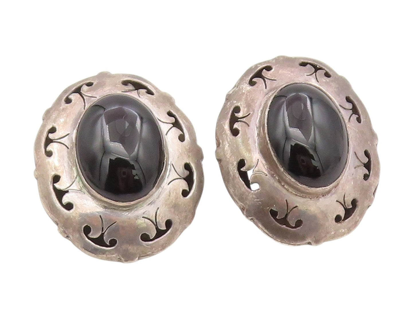 925 Sterling Silver Vintage Earrings Cabochon Onyx Scrollwork Cut Out   EG13872