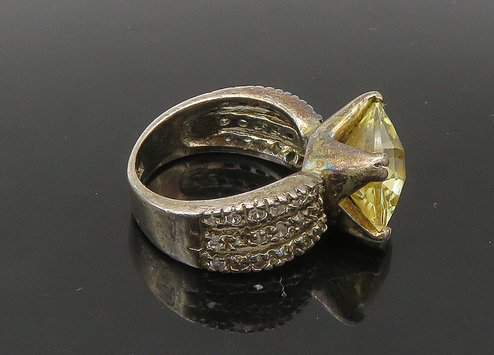 925 Sterling Silver  Vintage Shiny Cubic Zirconia Cocktail Ring Sz 7  RG22367