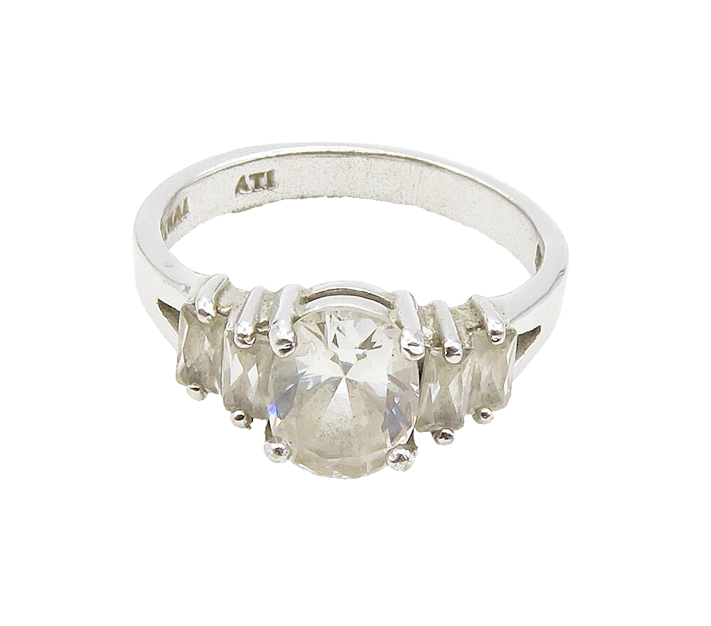 925 Sterling Silver  Sparkling Cubic Zirconia Smooth Band Ring Sz 7  RG15603