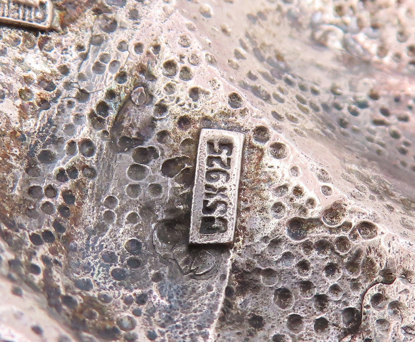925 Sterling Silver Vintage Pendant Modernist Solid Grape Leaf locket  PT25773