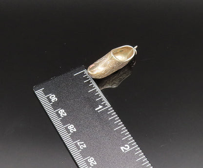 925 Sterling Silver  Vintage Sculpted Etched Pointed Shoe Pendant  PT21131