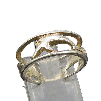 925 Sterling Silver  Vintage Shiny Dolphin Motif Band Ring Sz 7  RG21834