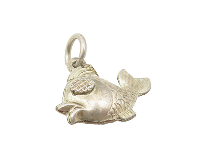 925 Sterling Silver  Vintage Petite Hollow Fish Etched Detail Pendant  PT8579