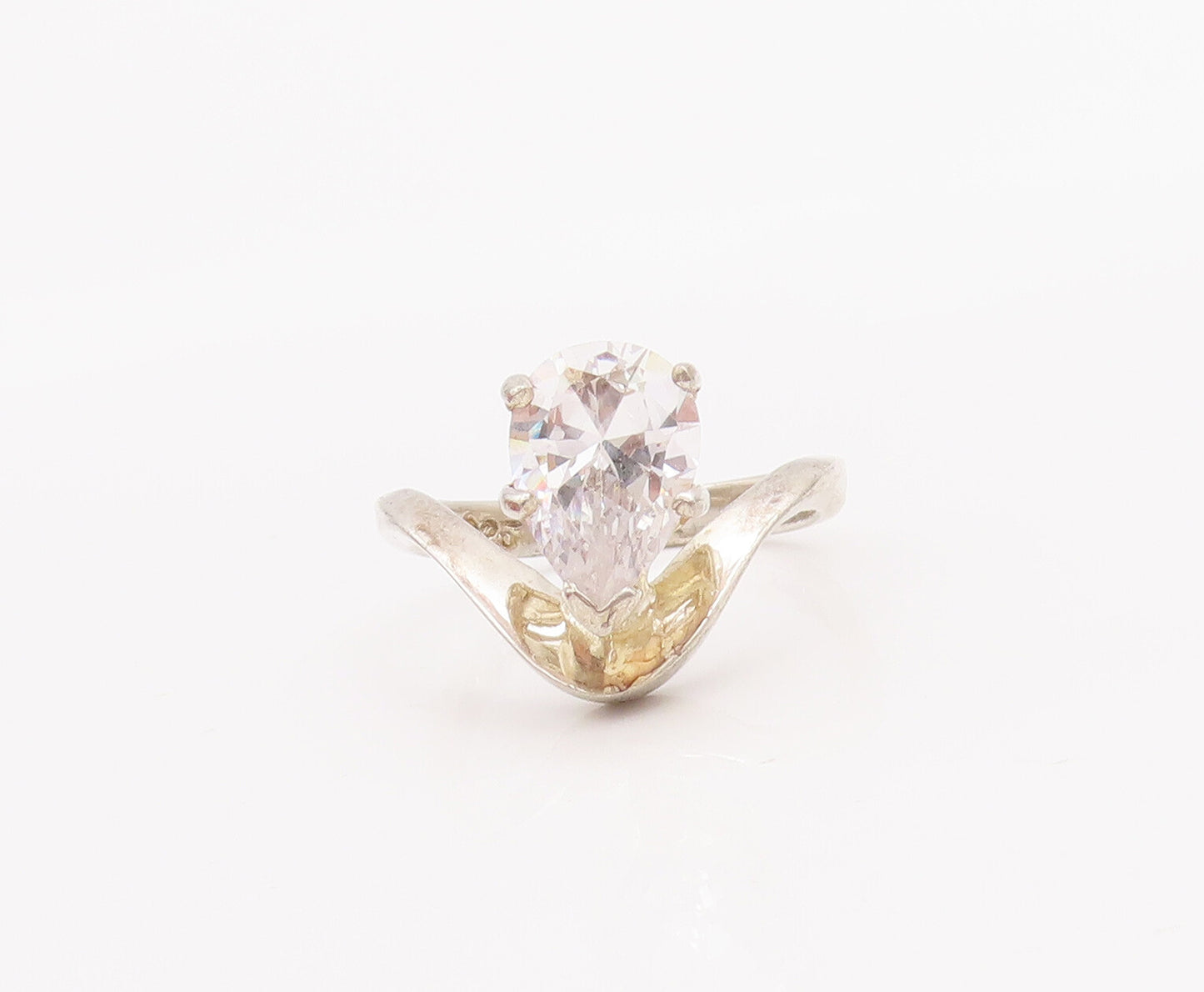 925 Sterling Silver Vintage Ring Swirled Shank Drop Cut CZ  Sz 6  RG28308