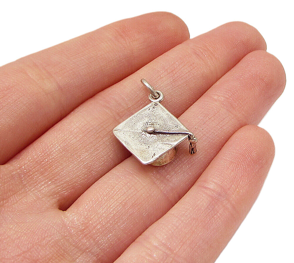 925 Sterling Silver  Vintage Graduation Cap Charm Pendant  PT1861