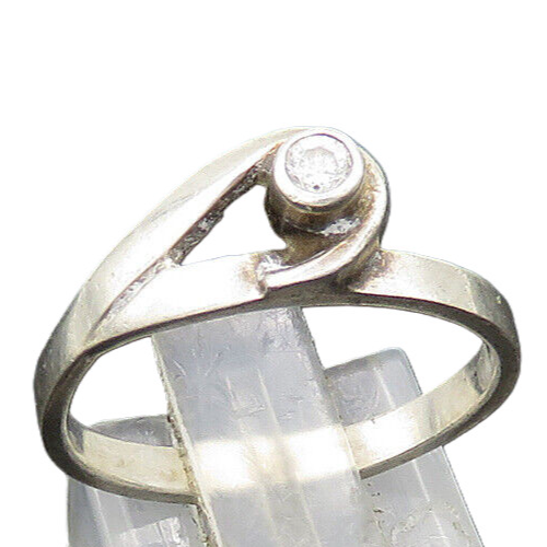 POLAND 925 Silver  Vintage Shiny Cubic Zirconia Loop Band Ring Sz 7.5  RG21018