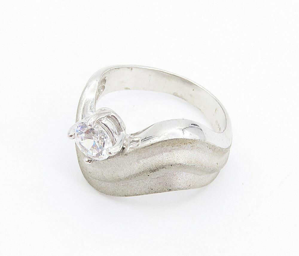 925 Sterling Silver  Prong Set Cubic Zirconia Wavy Band Ring Sz 7  RG8634