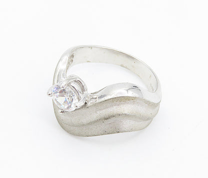 925 Sterling Silver  Prong Set Cubic Zirconia Wavy Band Ring Sz 7  RG8634