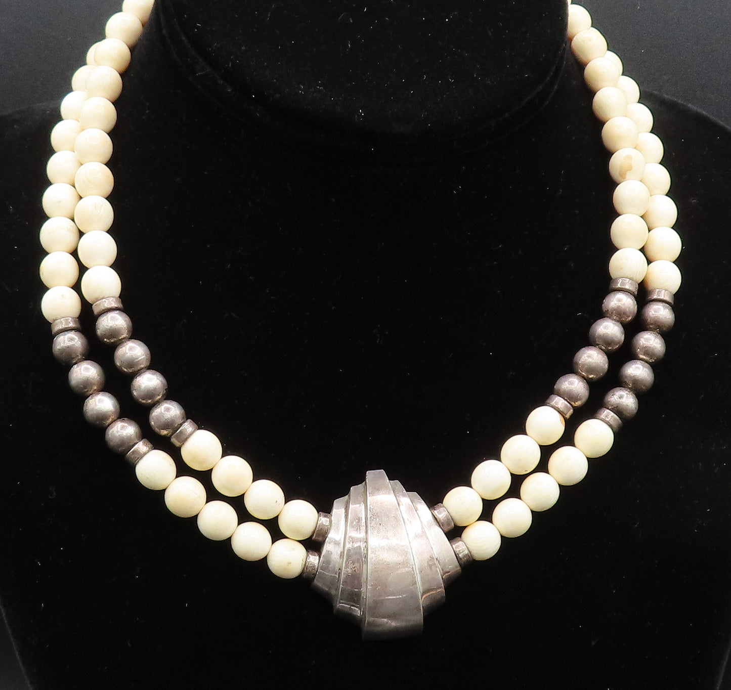 925 Sterling Silver Vintage Graduated Curved Dome Agate & Beads Necklace  NE3870