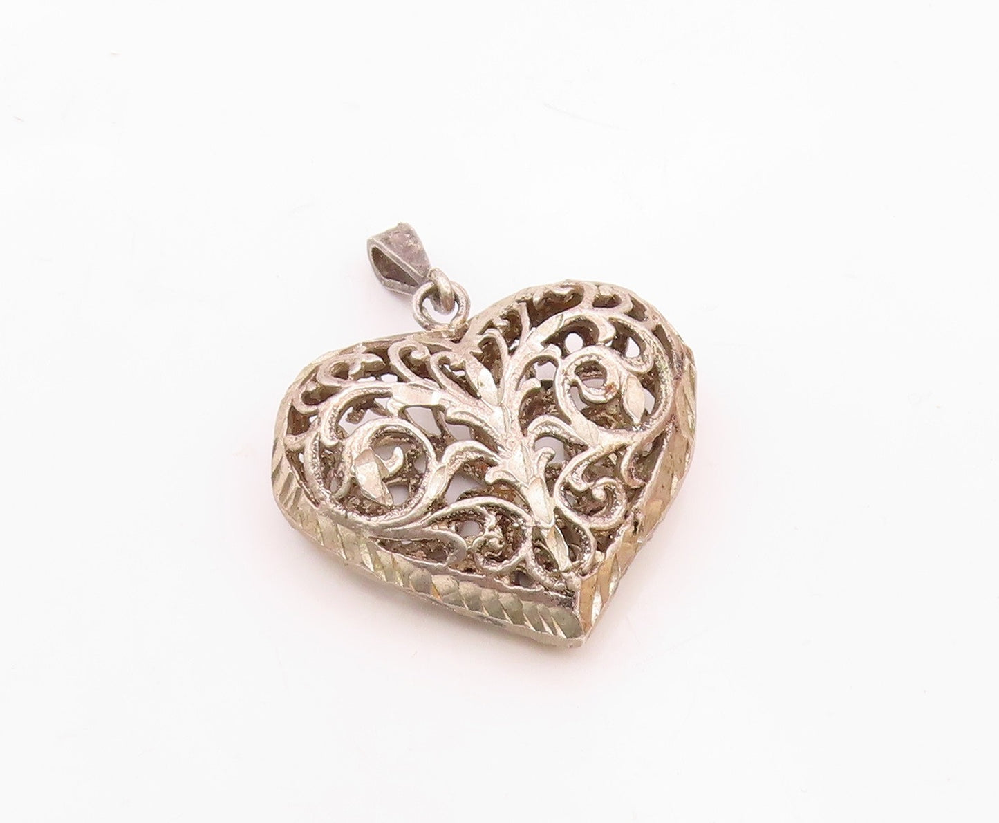 925 Sterling Silver  Vintage Shiny Swirl Vine Love Heart Pendant  PT16997