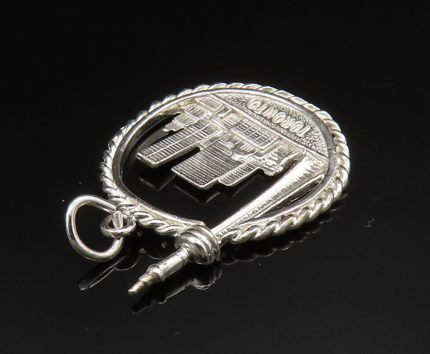 925 Sterling Silver   Vintage CN Tower Toronto Souvenir Pendant  PT20546