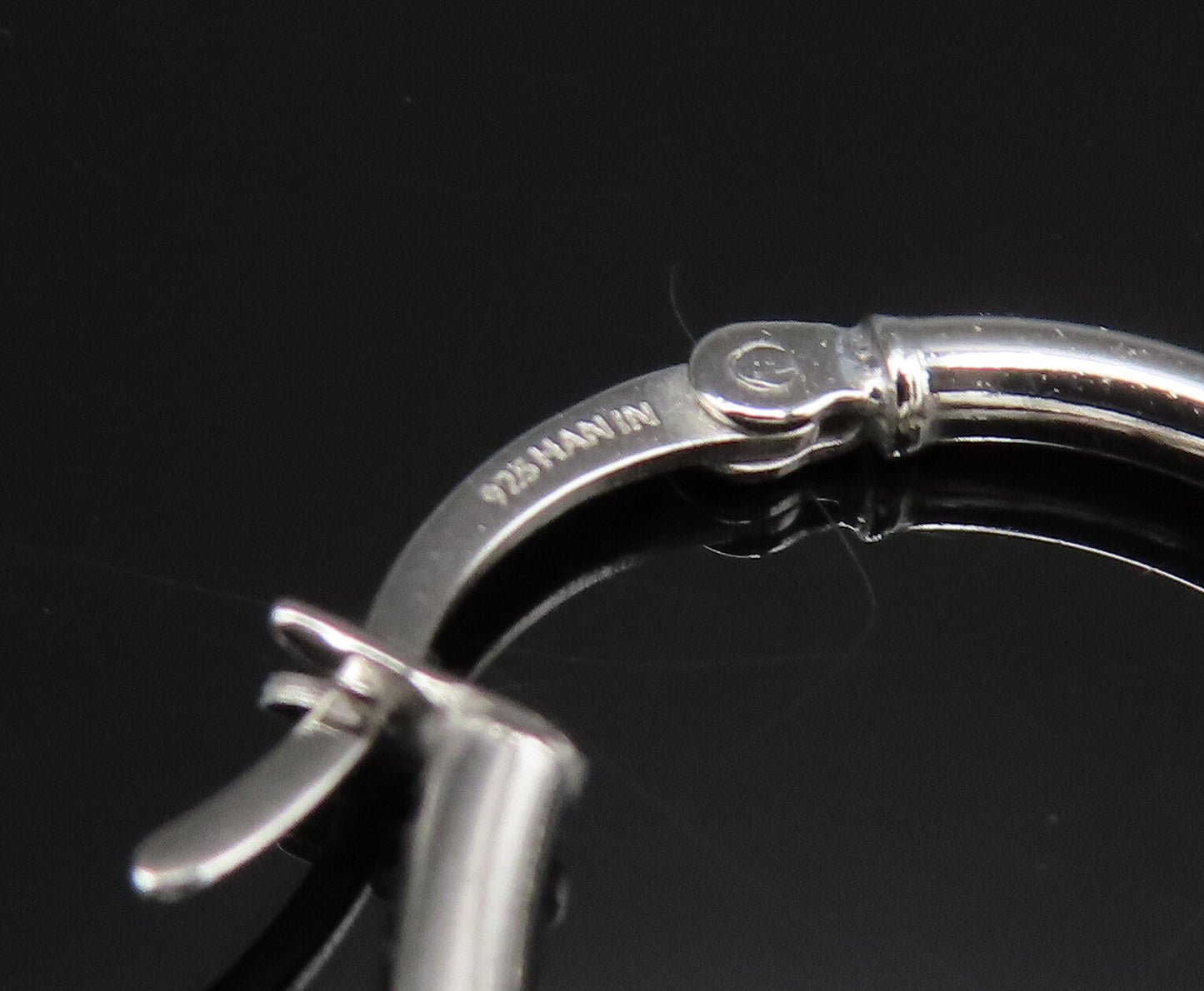 925 Sterling Silver  Vintage Minimalist Open Love Heart Hoop Earrings  EG12043