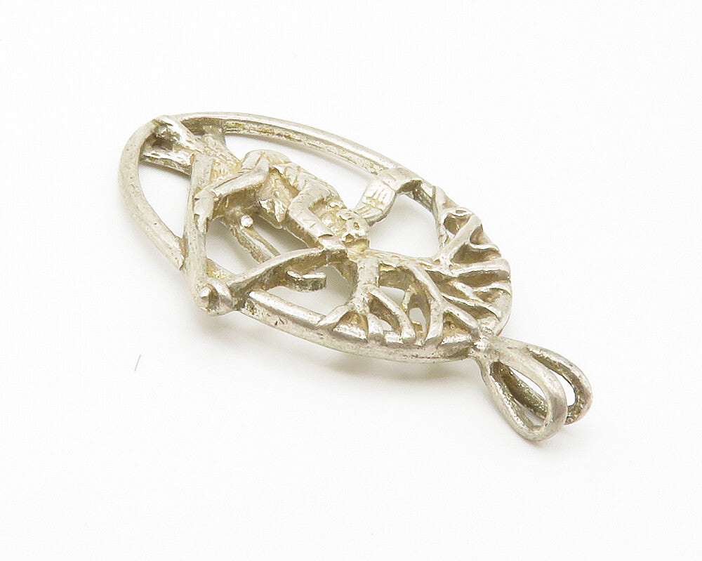 925 Sterling Silver  Vintage Skiing Scene Sports Oval Drop Pendant  PT11283