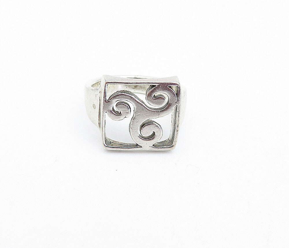 925 Sterling Silver  Vintage Shiny Triskelion Square Band Ring Sz 8  RG3955