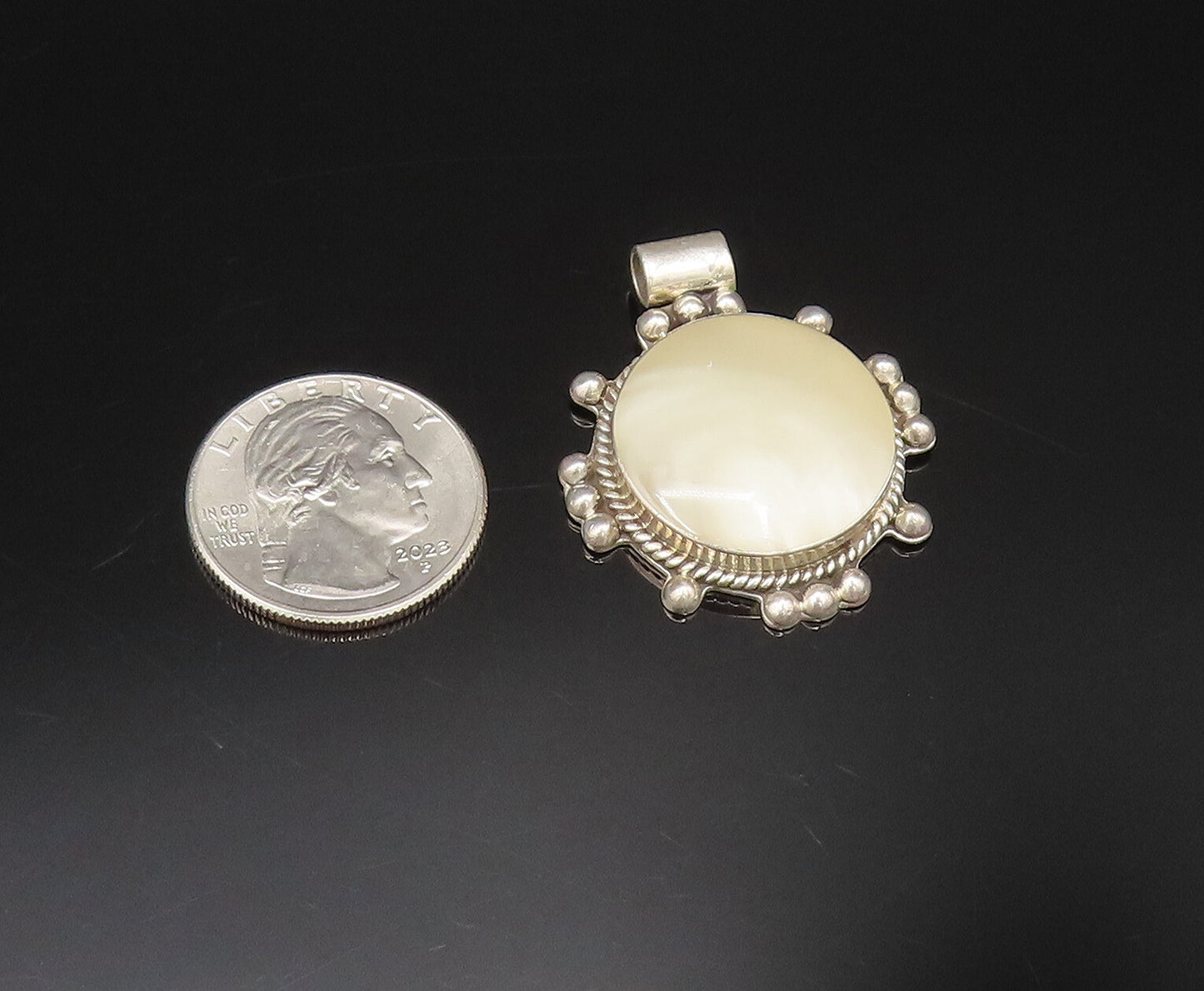 MEXICO 925 Silver  Vintage Beaded & Rope Edge White Agate Pendant  PT21725