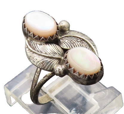NAVAJO 925 Silver  Vintage Carved Leaf Mother of Pearls Ring Sz 4.5  RG27346