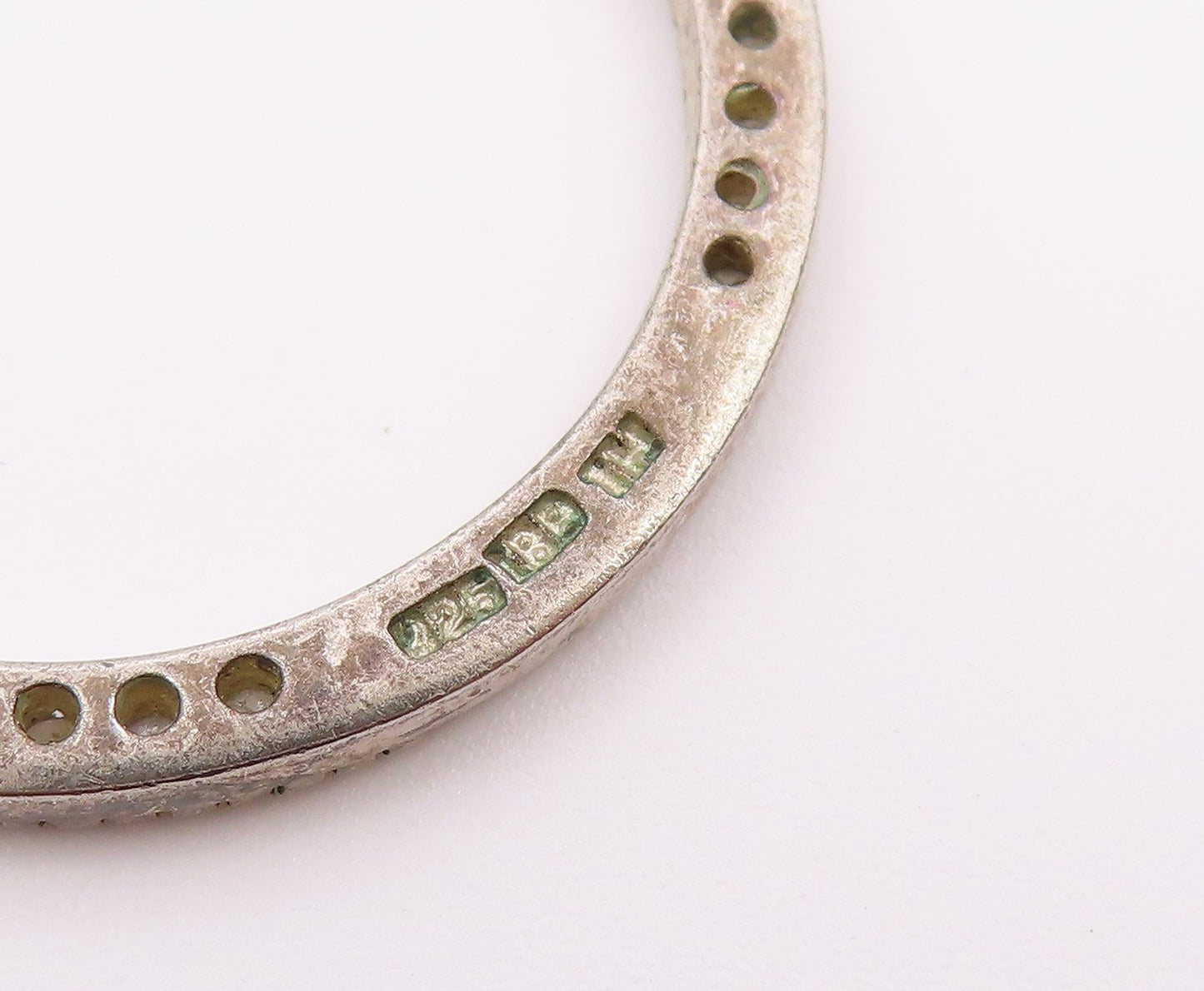 925 Sterling Silver  Vintage Shiny Cubic Zirconia Open Circle Pendant  PT17010