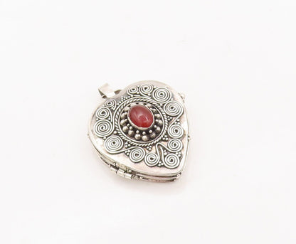 925 Sterling Silver Vintage Pendant Garnet Swirly Carved Heart (OPENS)  PT23448