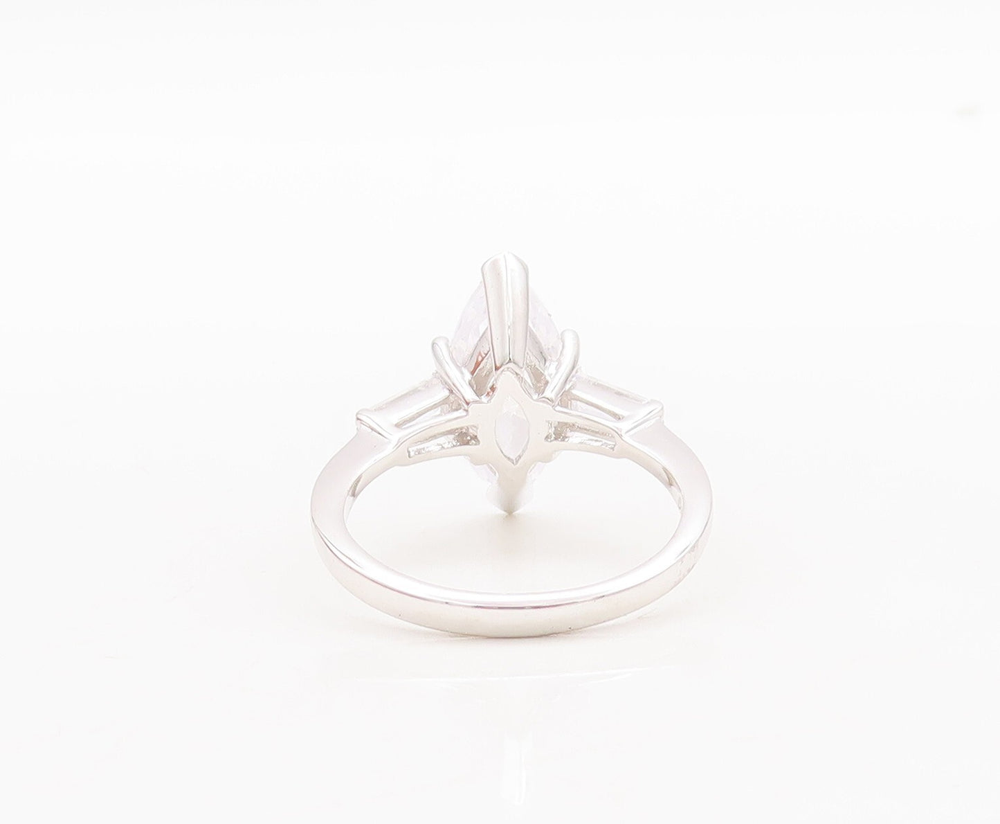 925 Sterling Silver Vintage Ring Marquise Cut & CZ Side Stones   Sz 7  RG29806