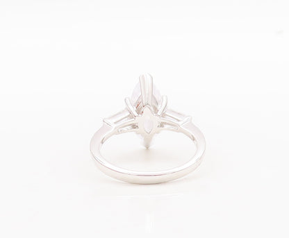 925 Sterling Silver Vintage Ring Marquise Cut & CZ Side Stones   Sz 7  RG29806