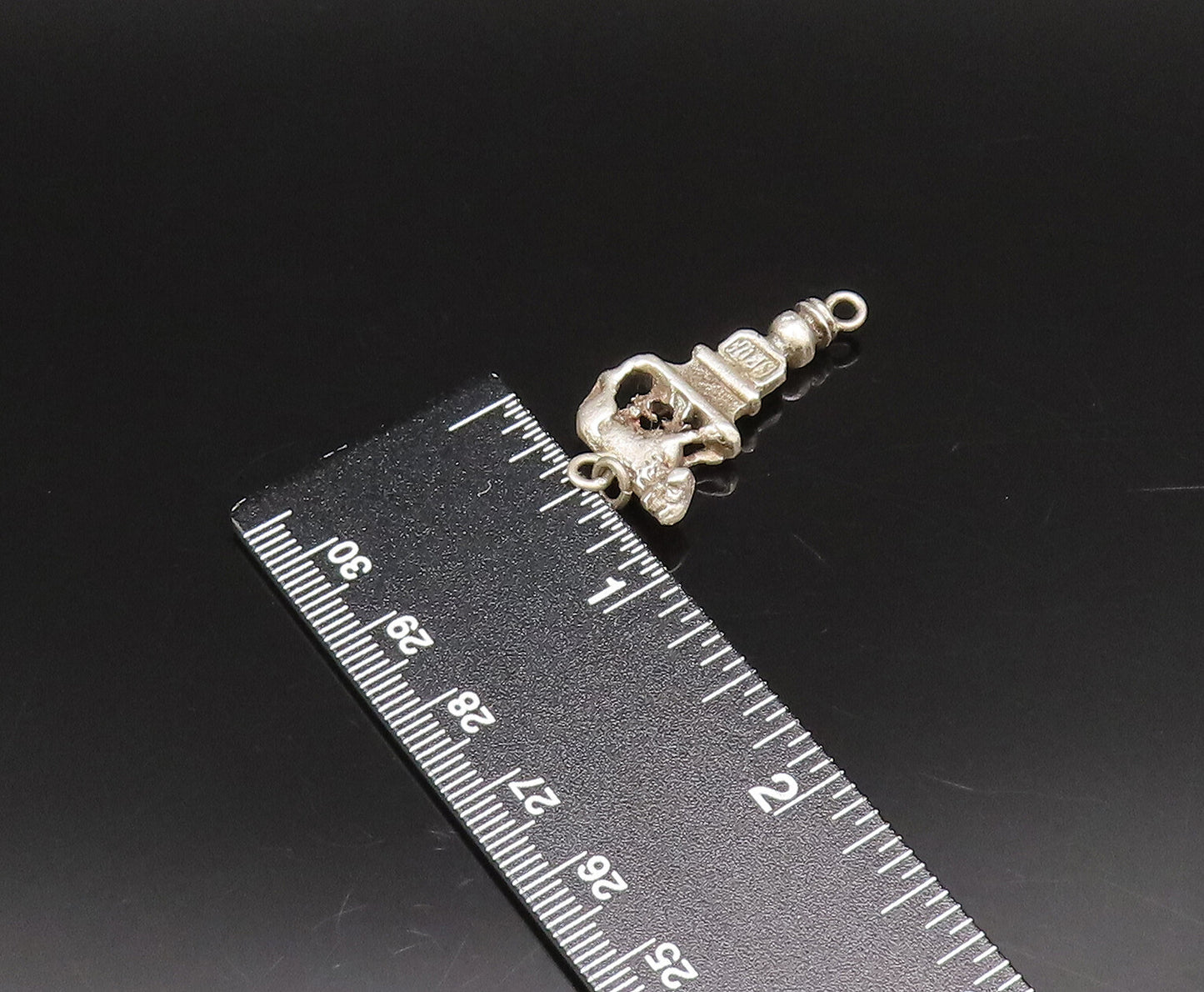 925 Sterling Silver  Vintage Sculpted Animal On Top Of Pillar Pendant  PT21743