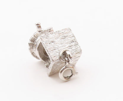925 Sterling Silver  Vintage Shiny Water Well Etched Detail Pendant  PT15236