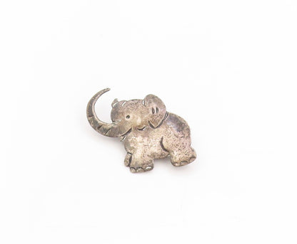 925 Sterling Silver Vintage Brooch J. LESLIE Etched Lucky Baby Elephant  BP11868