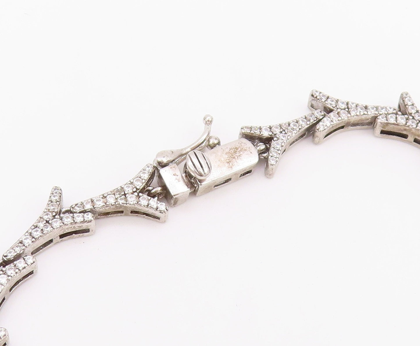 925 Sterling Silver Vintage Necklace CZ Classic Interlocking V Link Chain NE4916