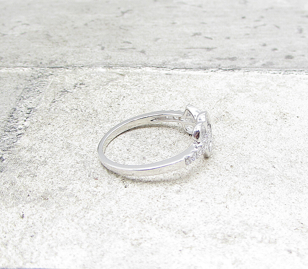 925 Sterling Silver  White Cubic Zirconia Love Heart Band Ring Sz 7  RG1579