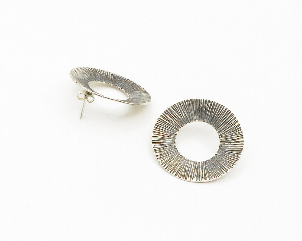 925 Sterling Silver  Vintage Textured Open Circle Drop Earrings  EG7442