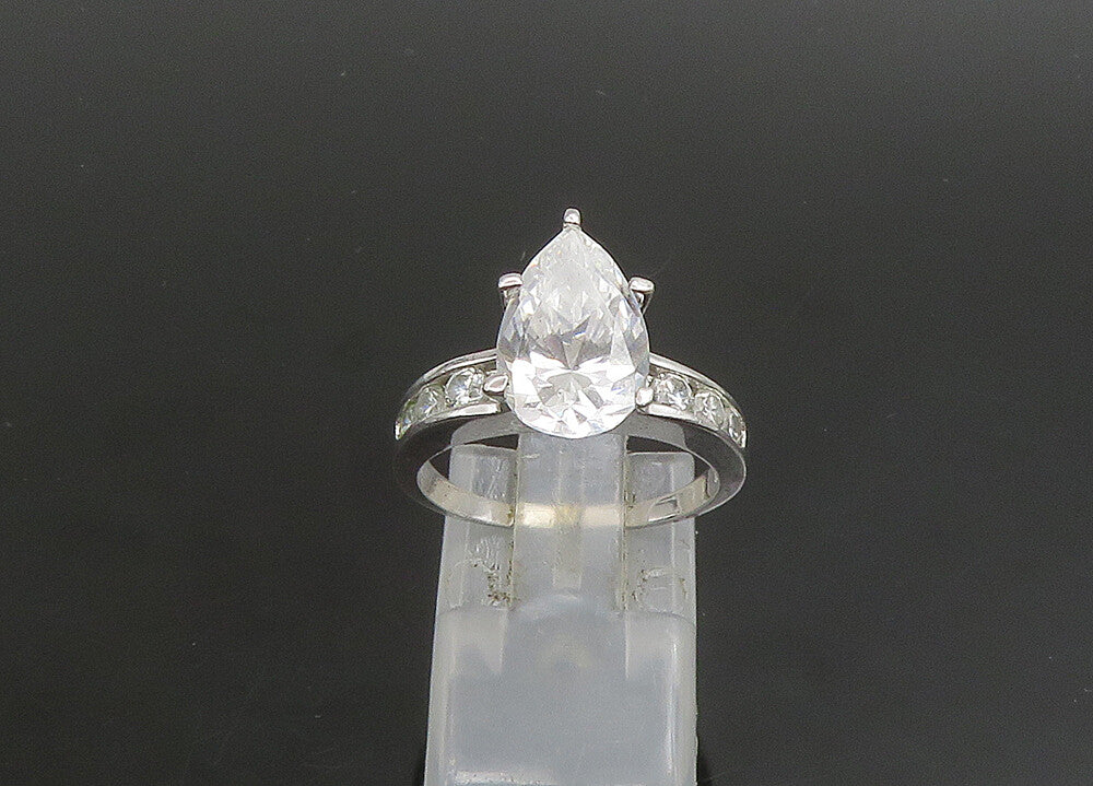 925 Sterling Silver   Vintage Shiny Cubic Zirconia Solitaire Ring Sz 7 RG23358