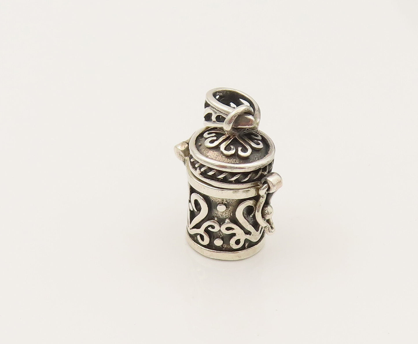 925 Sterling Silver  Vintage Heart Shaped Scrollwork Pendant (OPENS)  PT21996