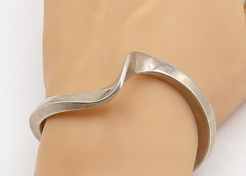925 Sterling Silver  Vintage Wavy Swirl Designed Smooth Cuff Bracelet  BT1482