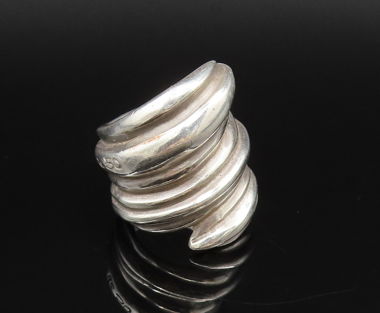 UNODE50 925 Silver  Vintage Wide Ribbed Spiral Bypass Ring Sz 7  RG26061