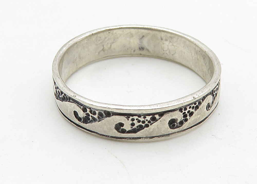 925 Sterling Silver  Vintage Oxidized Ocean Waves Band Ring Sz 7.5  RG10407